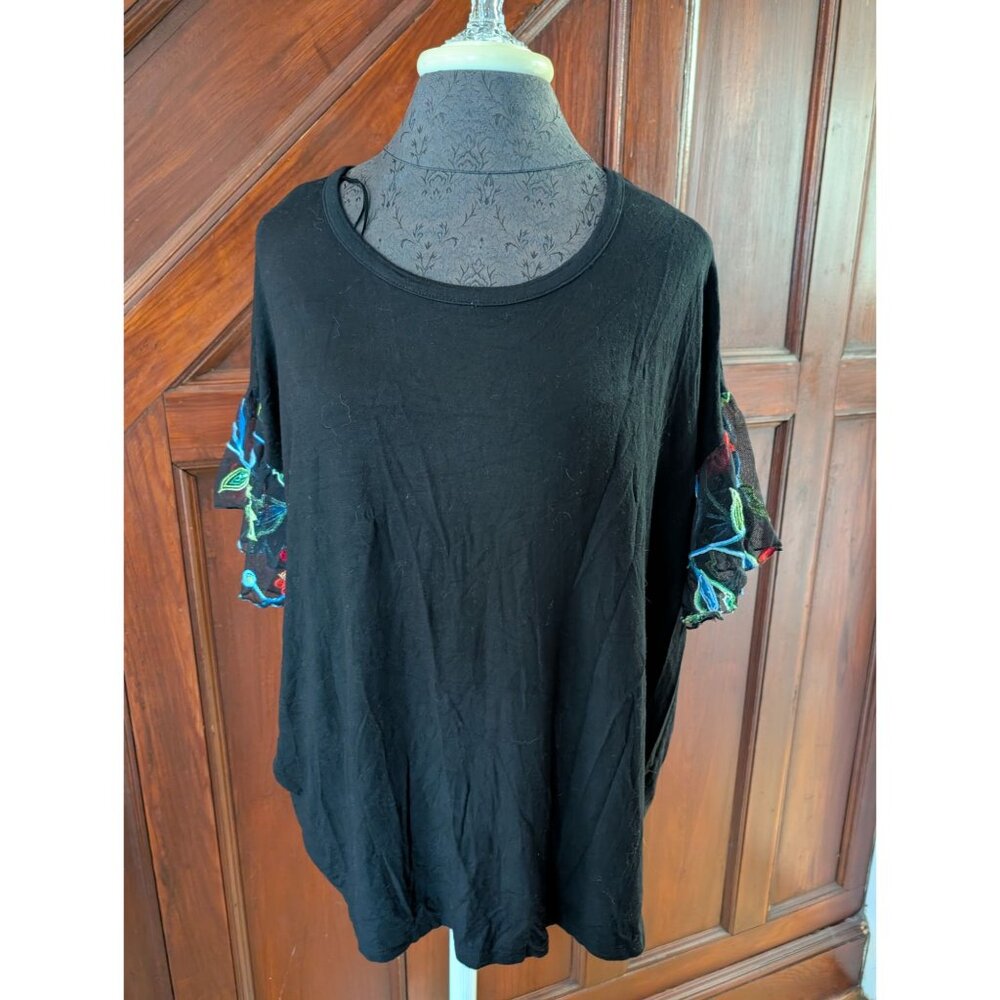 Black Kim & Cami Top With Sheer Embroidered Floral Sleeves Size 1X